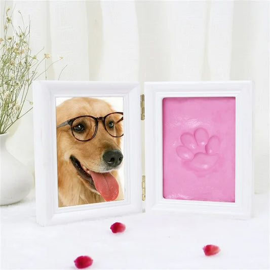 The pet photo frame is foldable, elegant and beautiful. It showcases unique photo frames and printed clay for your home