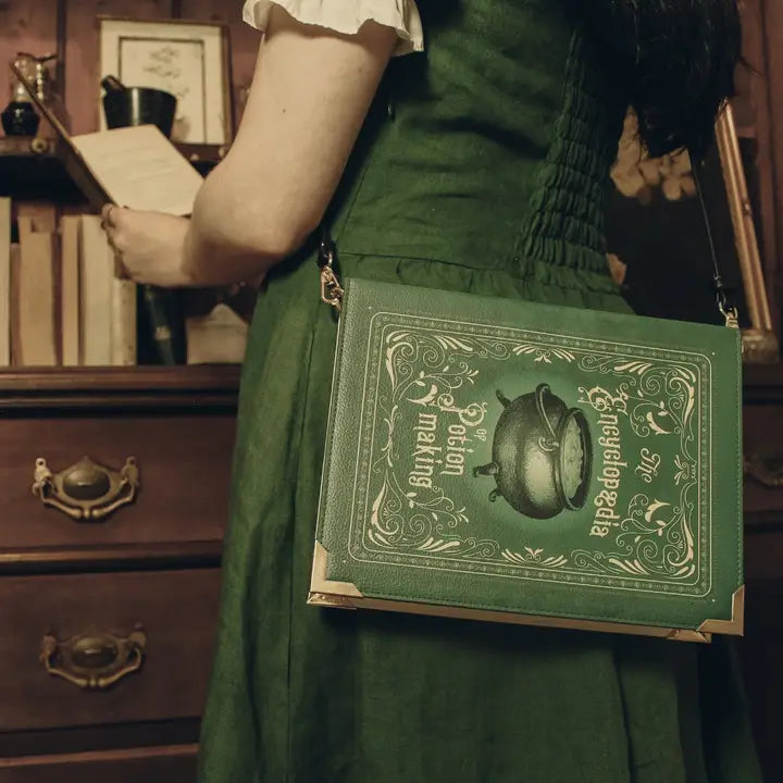 📚✨ "Wear Your Favorite Story – Vintage Book Cover Vegan Leather Crossbody Bag" ✨👜