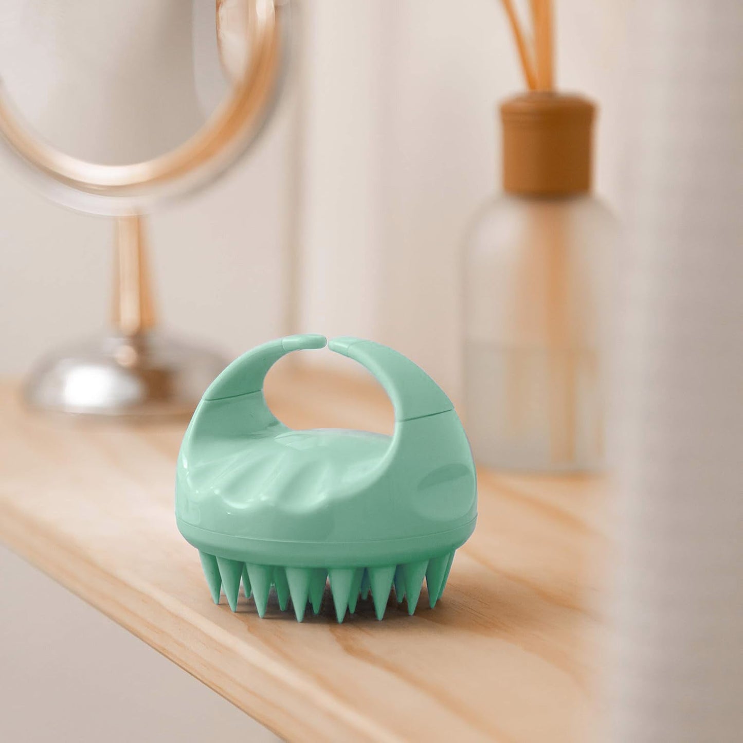 💆 Silicone Scalp Massager Brush – Spa-Like Hair Care in the Palm of Your Hand