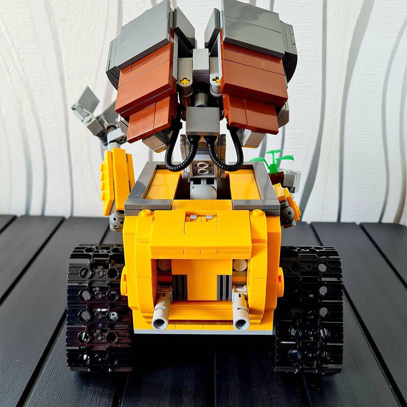 Wall-E Robot Building Set – 687 Pieces with Remote Control