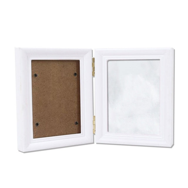 The pet photo frame is foldable, elegant and beautiful. It showcases unique photo frames and printed clay for your home