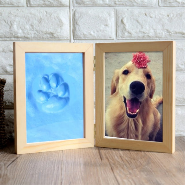 The pet photo frame is foldable, elegant and beautiful. It showcases unique photo frames and printed clay for your home