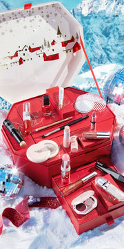 Festive Advent Calendar with Falling Snowflakes ❄️✨